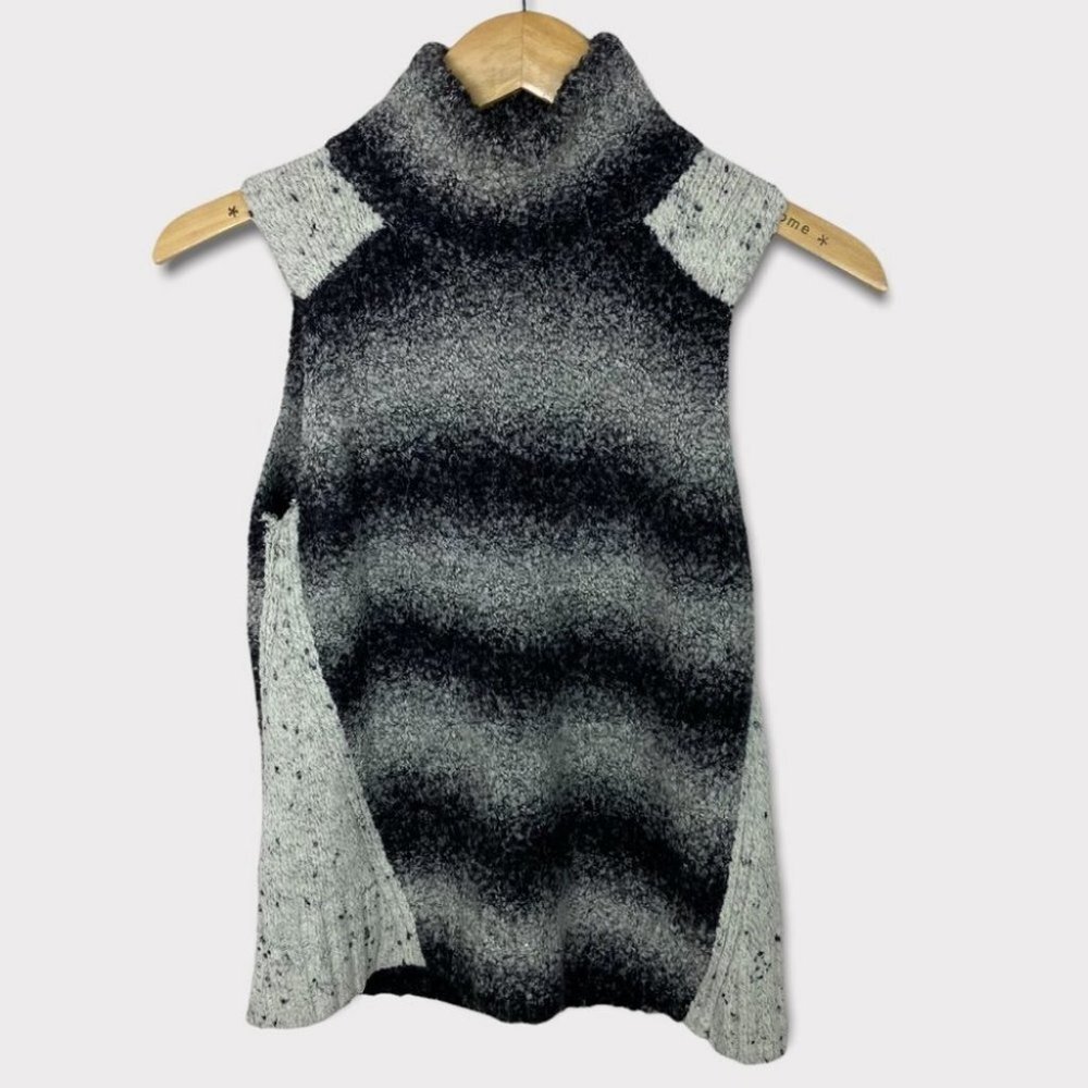 Intermix Wool Knit Sweater Top Grey Striped Size P or‎ XS Sleeveless Chunky Gray